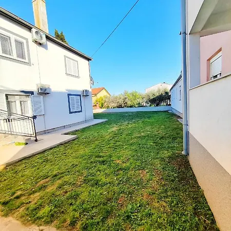 Mtv - Private Parking, Fast Wi-fi & Steps To The Daire *