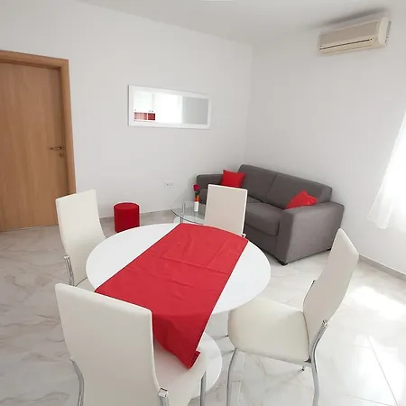 Daire Mtv - Private Parking, Fast Wi-fi & Steps To The