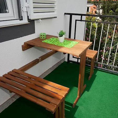 Mtv - Private Parking, Fast Wi-fi & Steps To The Daire Zadar