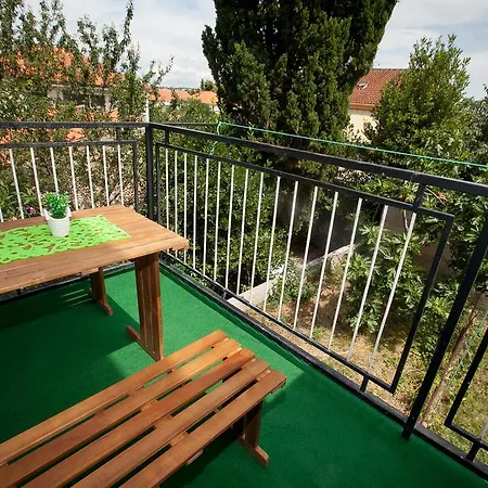 Mtv - Private Parking, Fast Wi-fi & Steps To The *