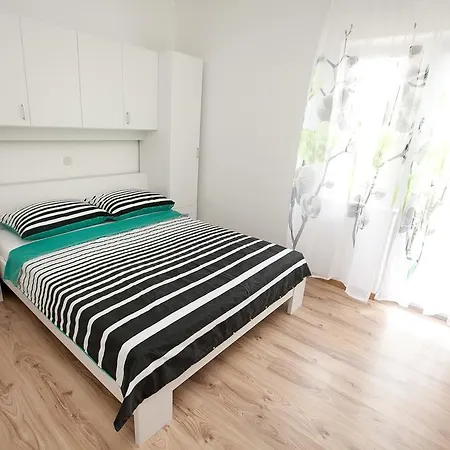 Mtv - Private Parking, Fast Wi-fi & Steps To The * Zadar