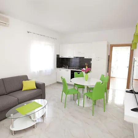 Mtv - Private Parking, Fast Wi-fi & Steps To The *