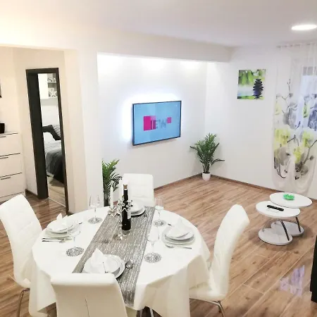 Daire Mtv - Private Parking, Fast Wi-fi & Steps To The *