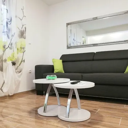 Mtv - Private Parking, Fast Wi-fi & Steps To The Daire