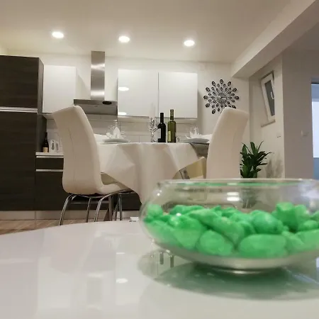 Mtv - Private Parking, Fast Wi-fi & Steps To The * ザダル