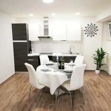 Mtv - Private Parking, Fast Wi-fi & Steps To The Zadar