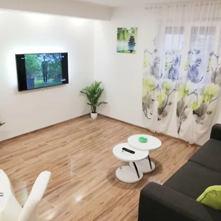 アパート Mtv - Private Parking, Fast Wi-fi & Steps To The ザダル