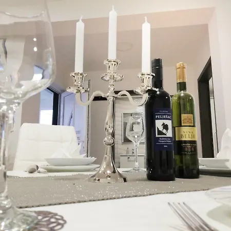 Mtv - Private Parking, Fast Wi-fi & Steps To The アパート