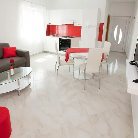 Mtv With Privatne Parking Apartment