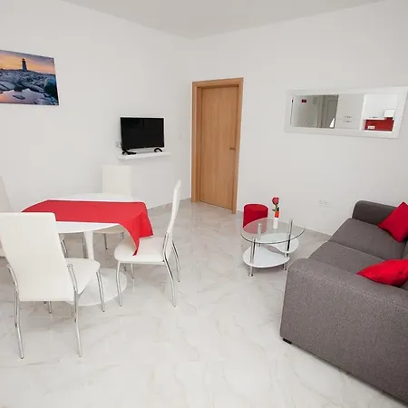 Lejlighed Mtv - Private Parking, Fast Wi-fi & Steps To The *