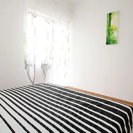 Lejlighed Mtv - Private Parking, Fast Wi-fi & Steps To The