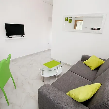 Apartment Mtv With Privatne Parking