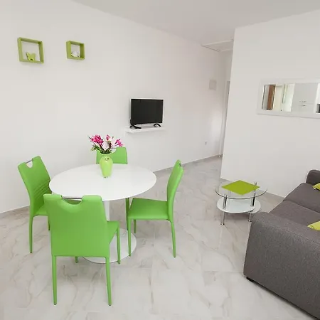 Lejlighed Mtv - Private Parking, Fast Wi-fi & Steps To The *