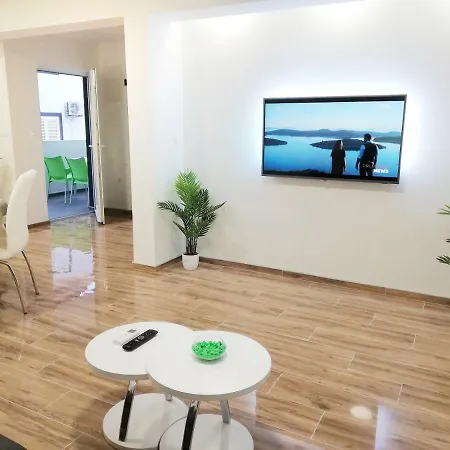 Mtv - Private Parking, Fast Wi-fi & Steps To The Lejlighed