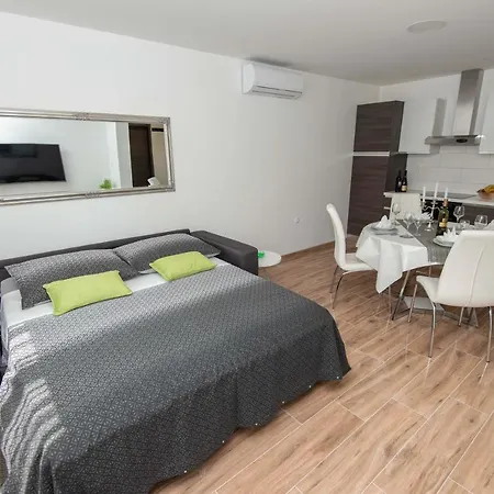 Apartment Mtv With Privatne Parking