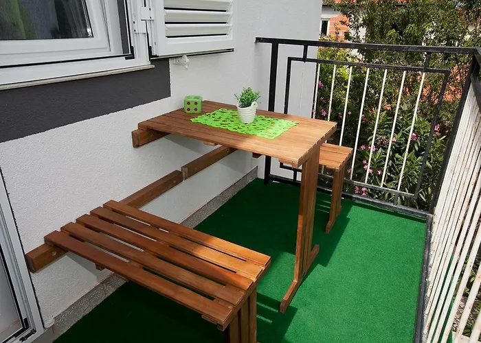 Mtv - Private Parking, Fast Wi-fi & Steps To The Διαμέρισμα Ζαντάρ