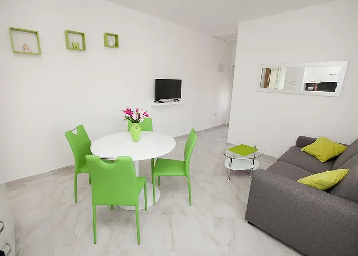 Διαμέρισμα Mtv - Private Parking, Fast Wi-fi & Steps To The *