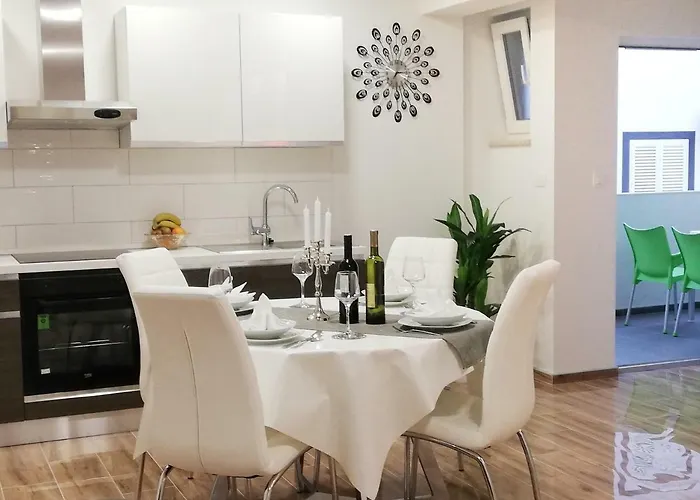 Mtv - Private Parking, Fast Wi-fi & Steps To The Διαμέρισμα *