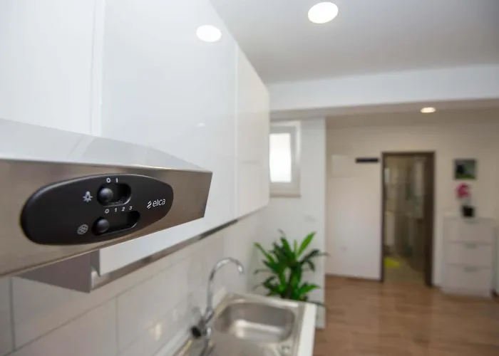 Mtv - Private Parking, Fast Wi-fi & Steps To The Ζαντάρ